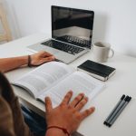 7 Cara Memilih Topik untuk Teks Diskusi yang Baik dan Berkualitas